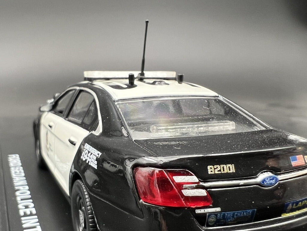 2 Pack 1/43 Sedan Length Code 3 Defender Extra Wide Lightbar Greenlight Police4
