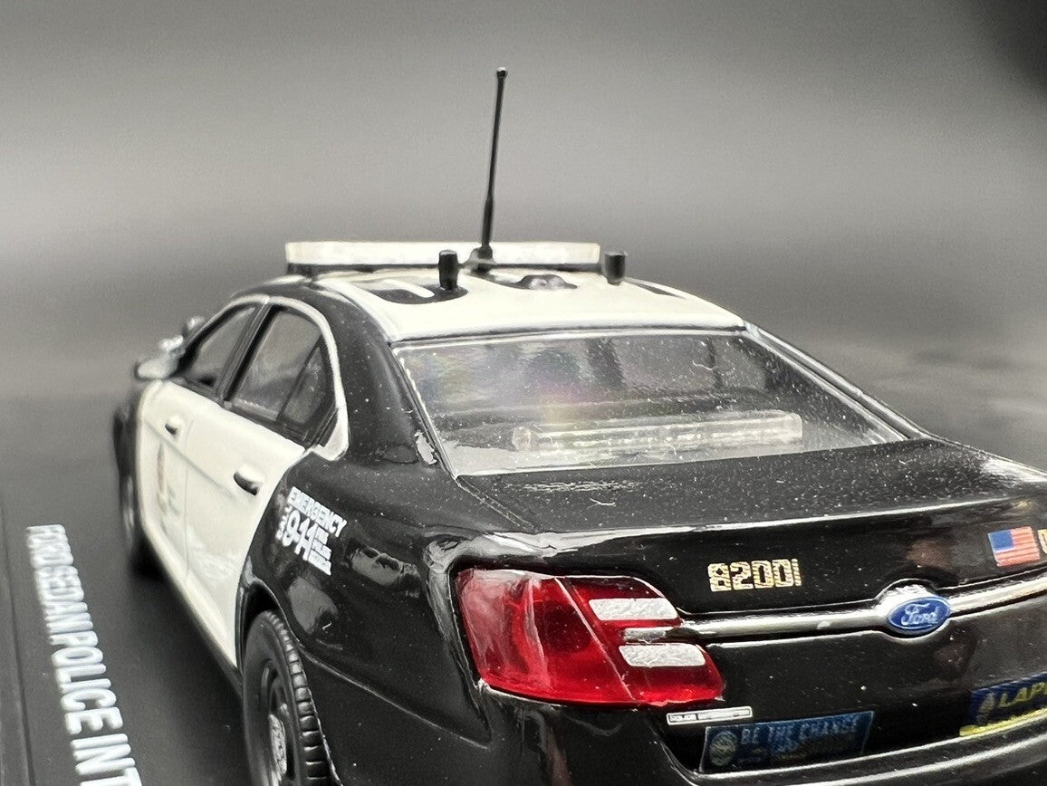 2 Pack 1/43 Sedan Length Code 3 Defender Extra Wide Lightbar Greenlight Police4