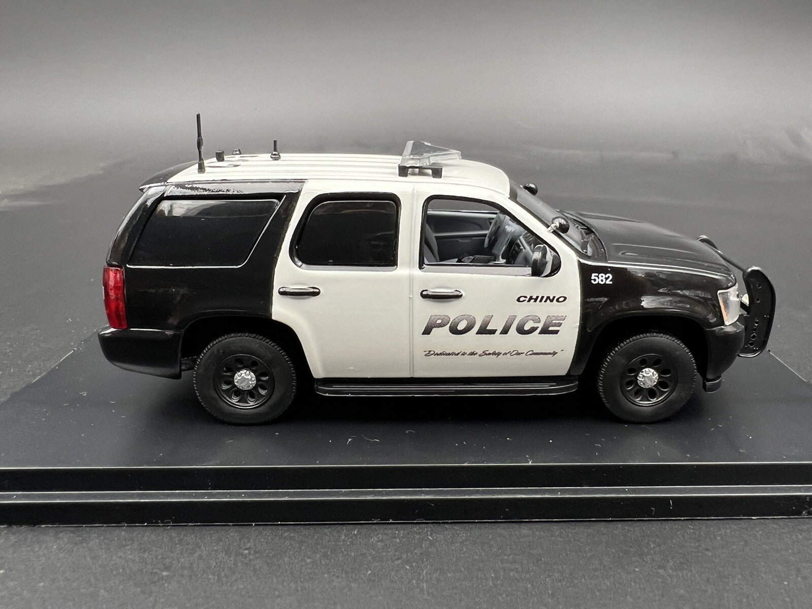 1/43 Chino Police San Bernardino County Chevrolet Tahoe California Los Angeles10
