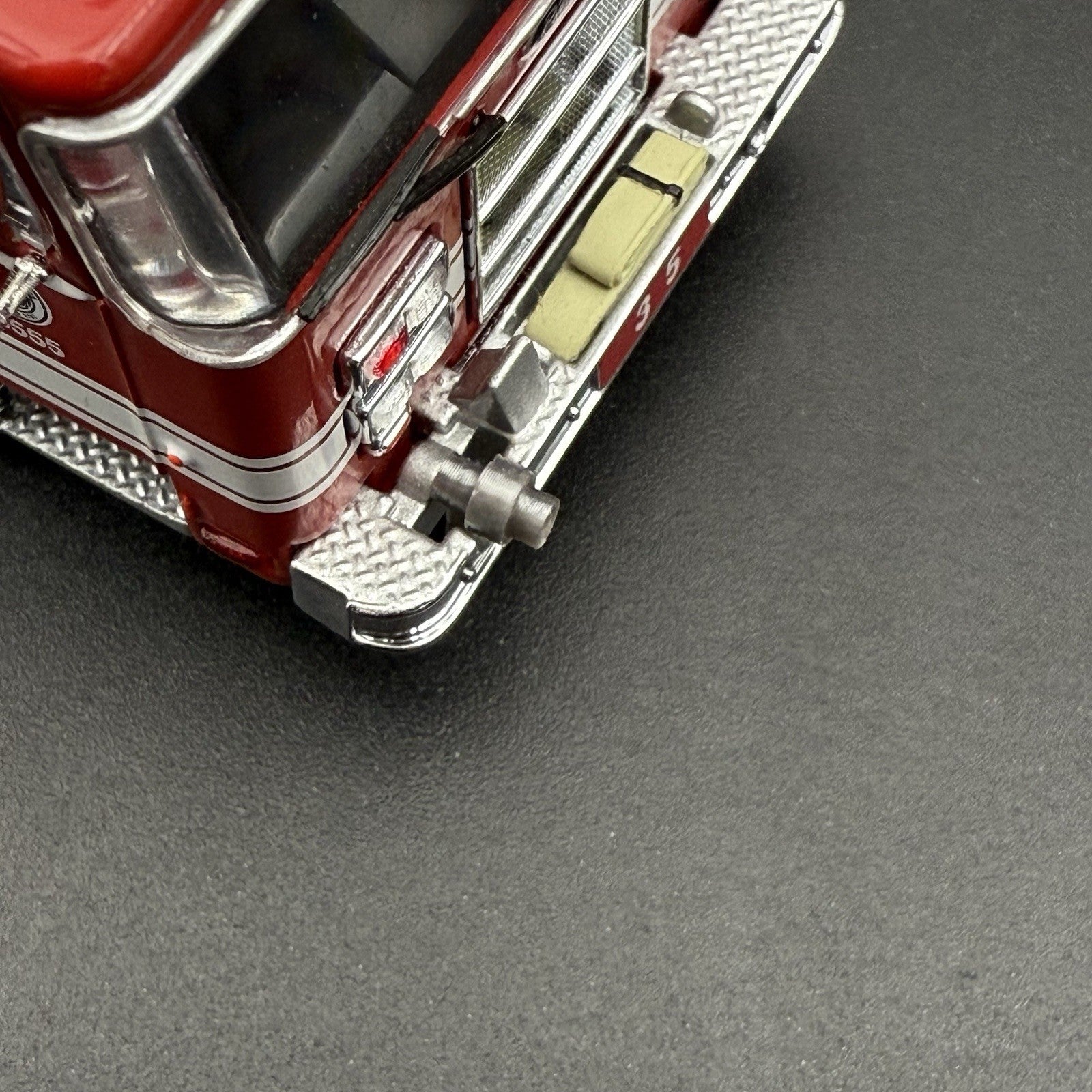 2 Pack 1/64 B&M S8B Siren Code 3 Fire Engine Truck Kitbash 64441