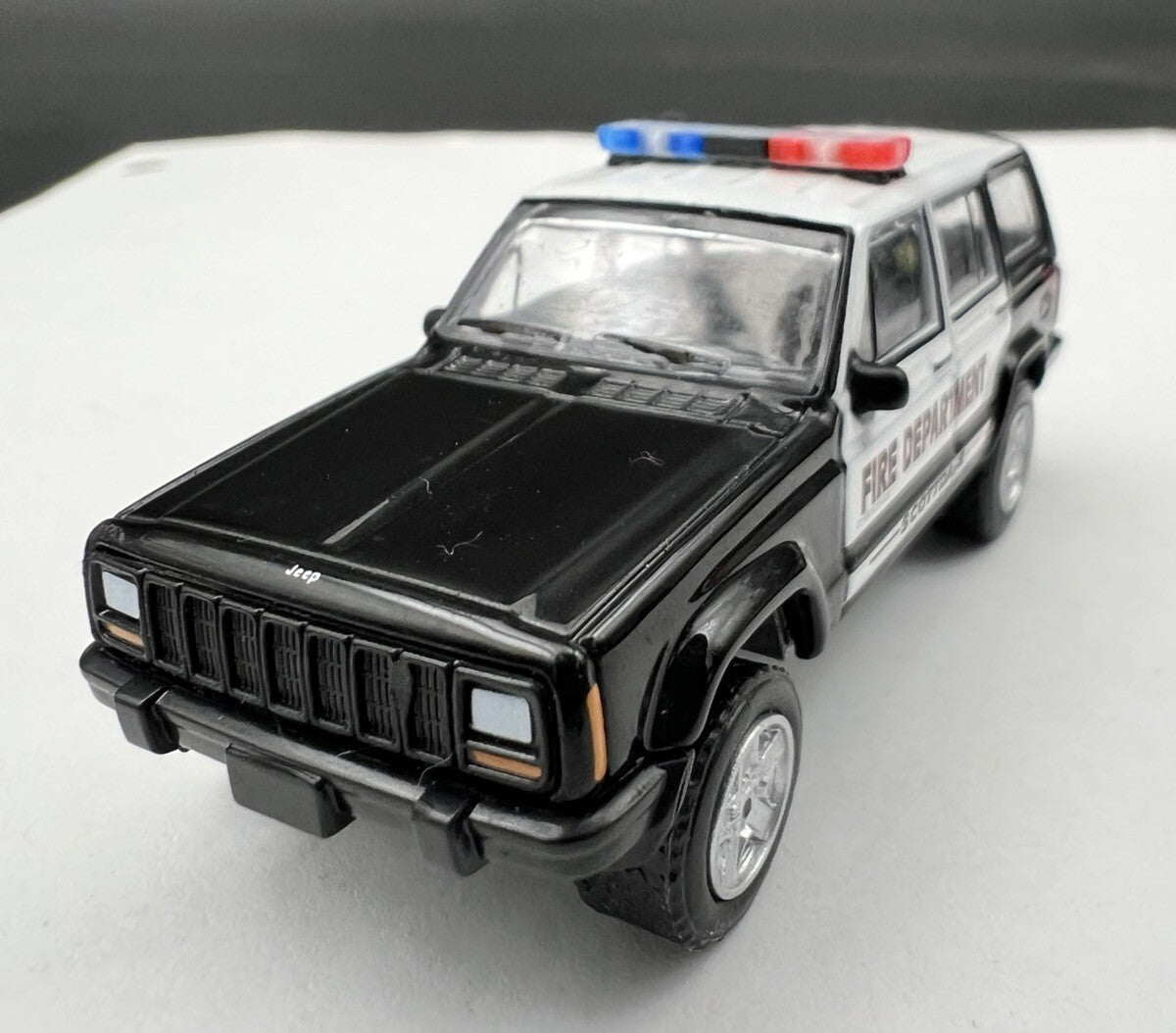2-Pack 1/64 Scale Model Whelen Edge Lightbar Blue Red Police SUV Car 6409BR110