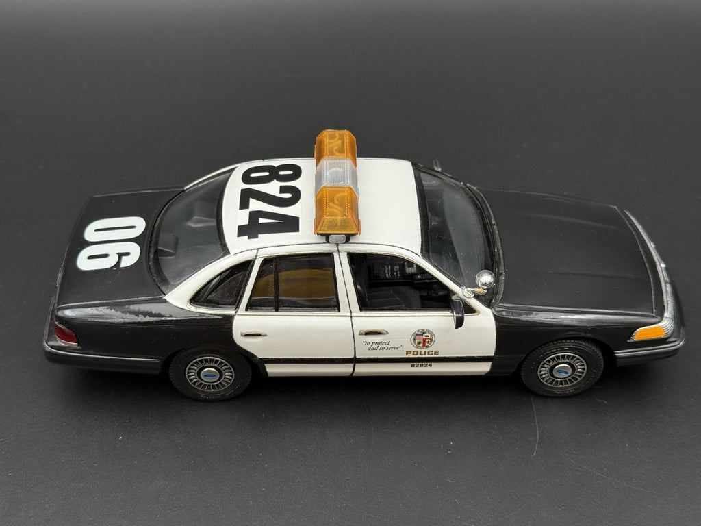 1/24 25 Scale Amber Clear Streethawk XL Lightbar Police 2464AClearXL8