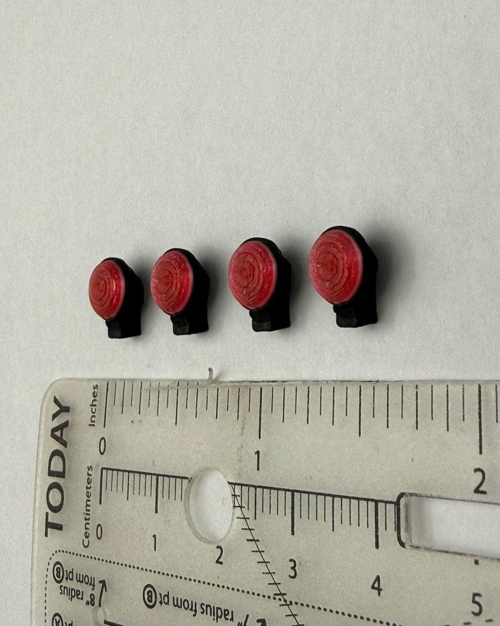 1/24 25 Scale Model Non Functional Red Vintage Round Light 24373