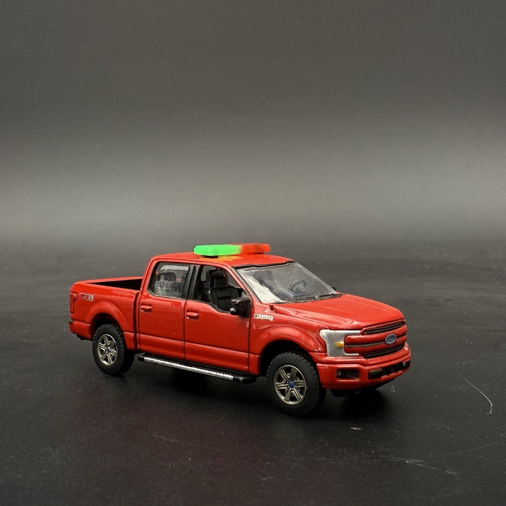 2 Pack 1/64 Green Red Lightbar Chicago Fire Ambulance SUV Truck Hansch DBS8506
