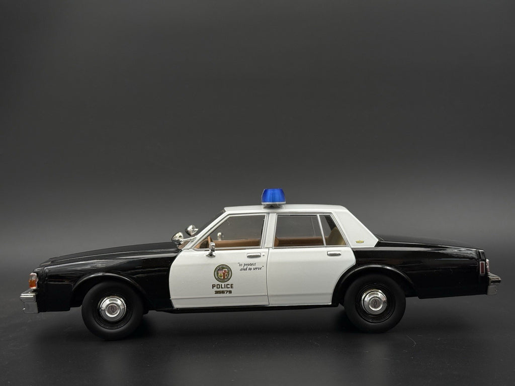 1/18 Scale Model Wide XL Blue Whelen 80H 90H 8000 Lightbar Police Fire 1844XLB6