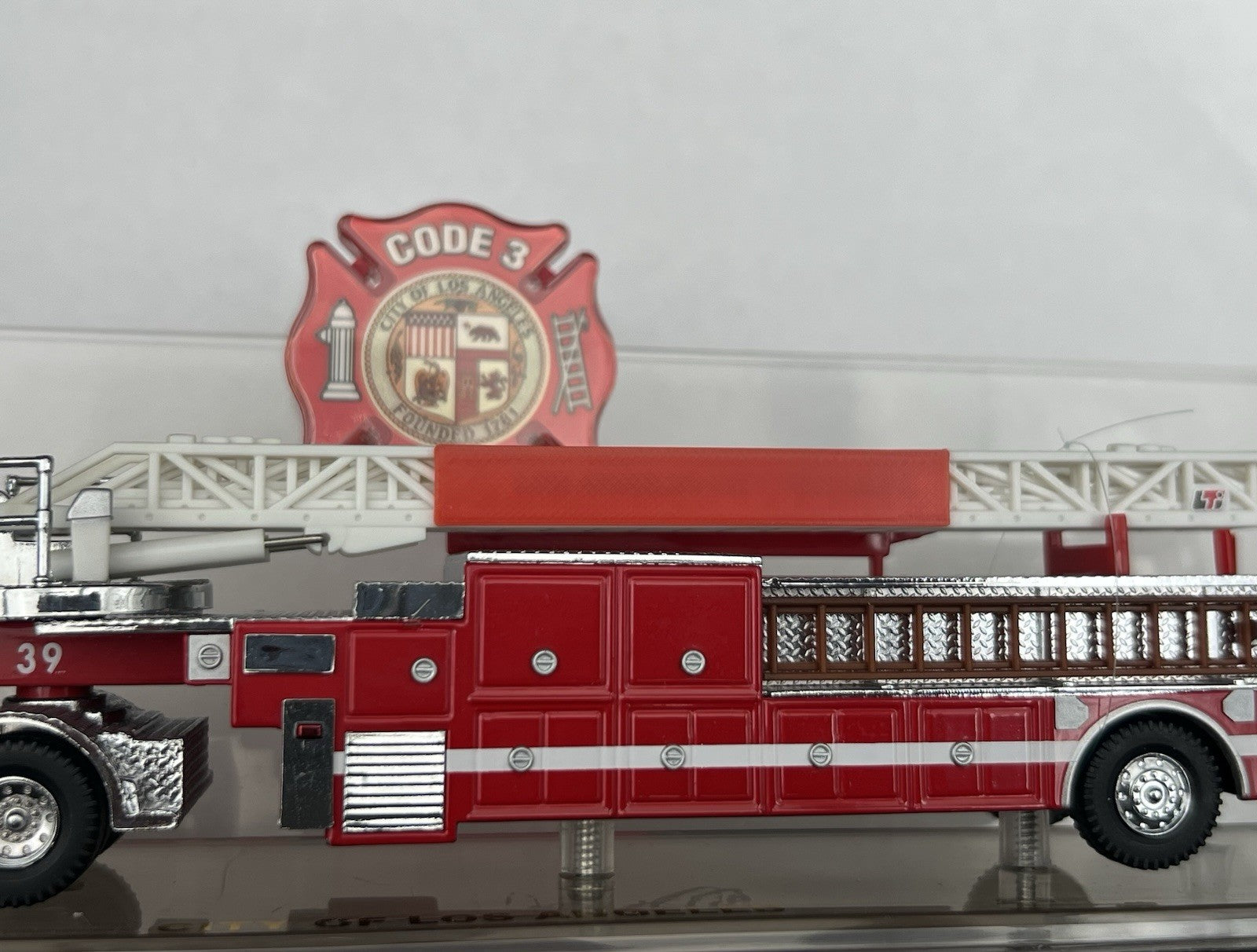 2 Pack 1/64 Red Ladder Board For Code 3 Fire Truck Engine Quint Kitbash Custom3