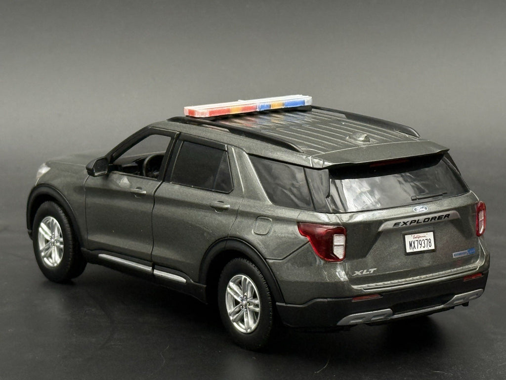 1/24 25 27 LED Ready Whelen Liberty II Blue Red Oakland Police Lightbar 2449BR17