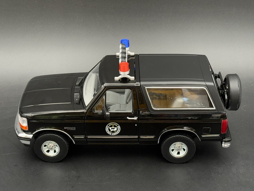 1/24 Scale Model Twin Beacon Ray Blue Red Police Lightbar Visibar 2461 LAPD8