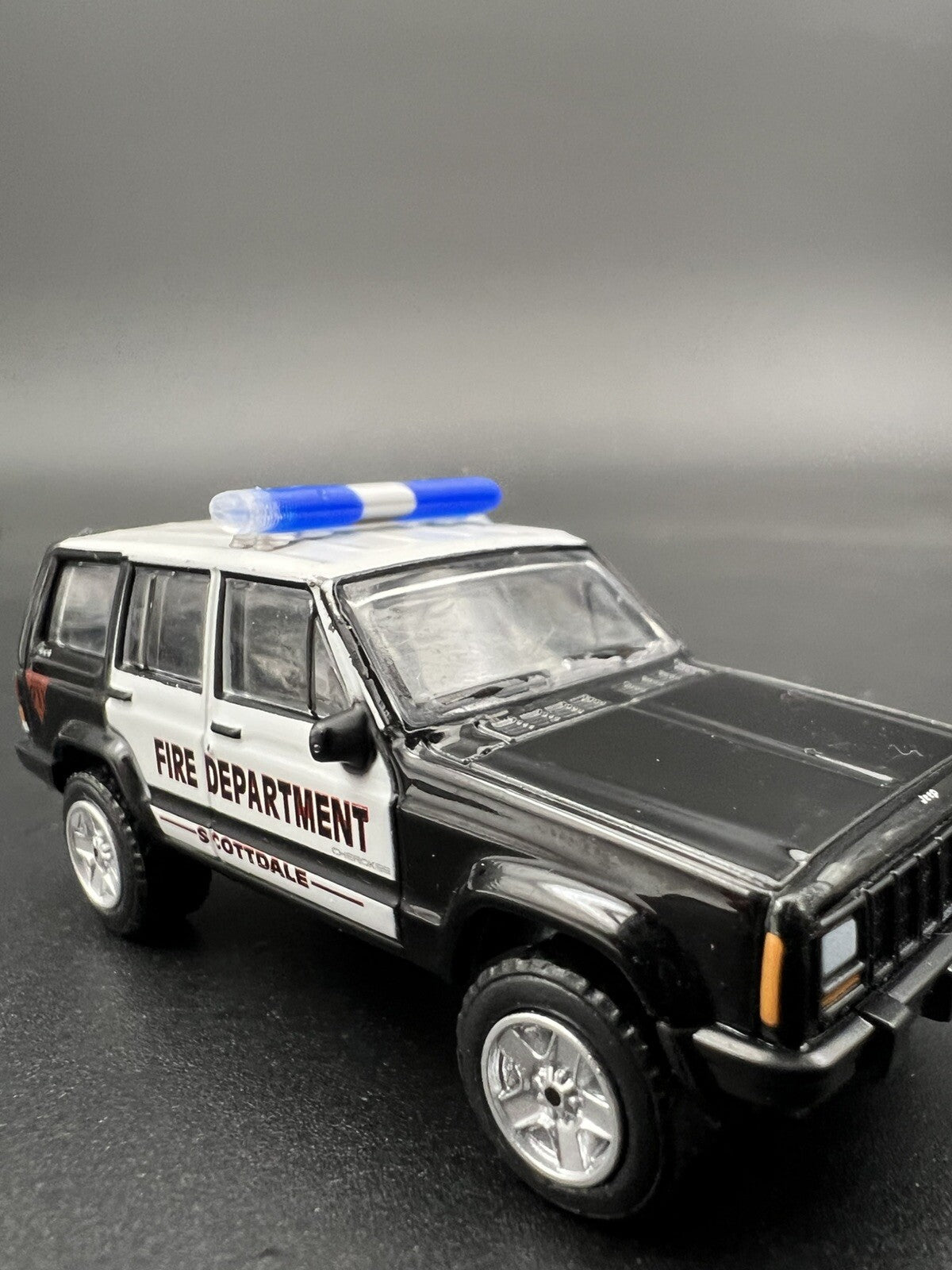 2 Pack 1/64 Blue Clear Chrome Federal Signal Aerodynic Lightbar Police Sheriff2