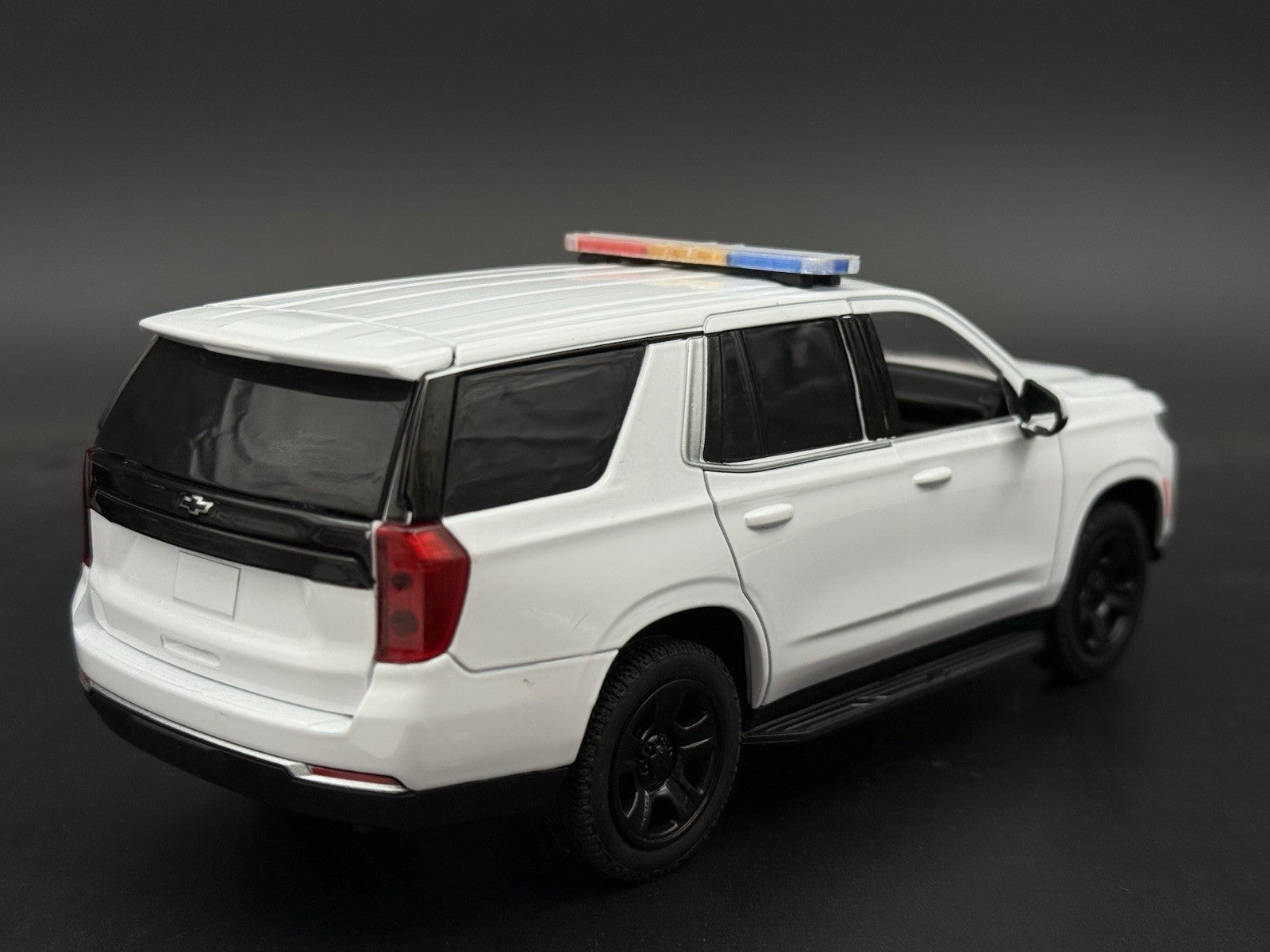 1/24 25 Scale Model Whelen Liberty II Blue Red Tahoe SUV Lightbar 2449XLBR17