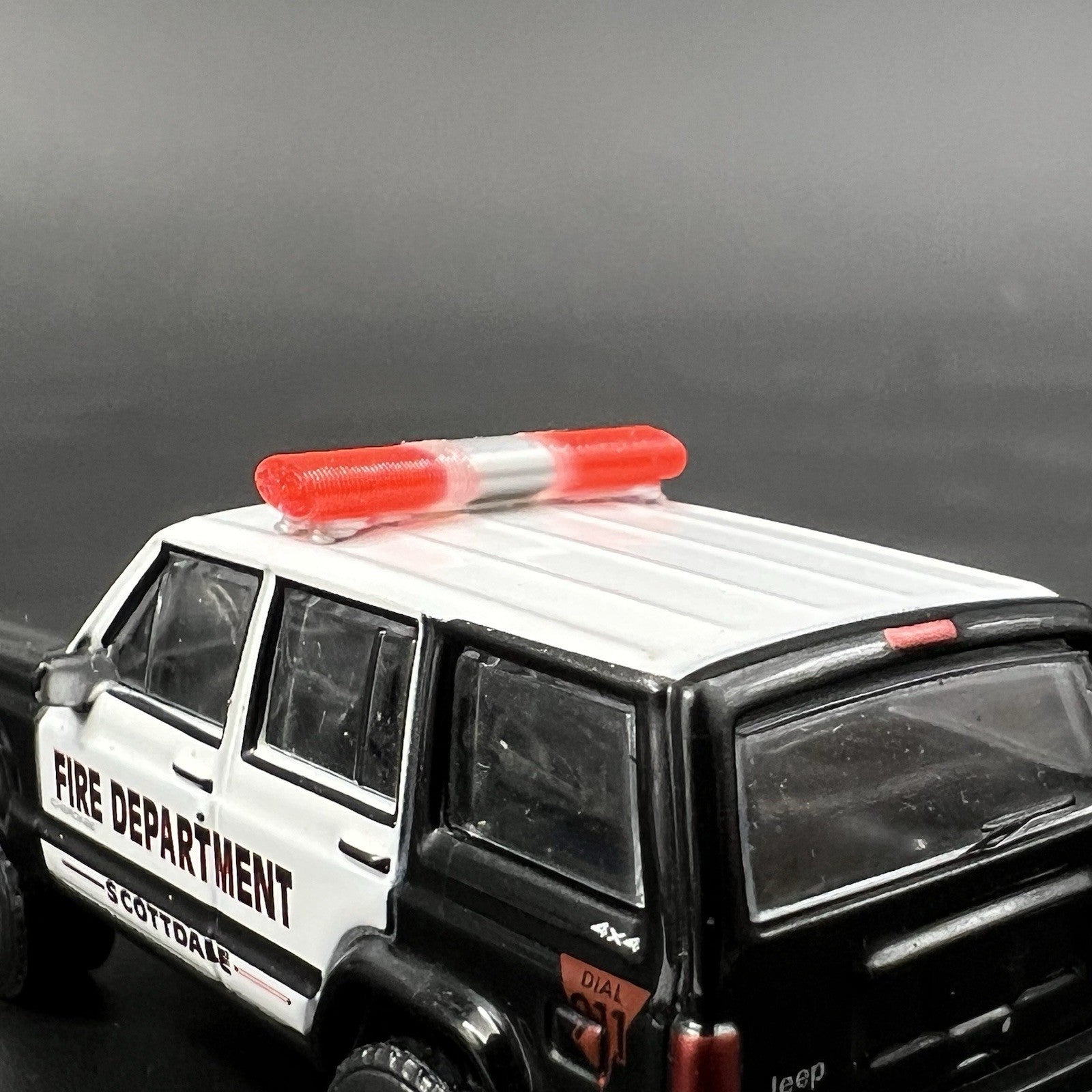 2 Pack 1/64 Red Chrome Cannonball Run Ambulance Aerodynic Lightbar Police Fire4