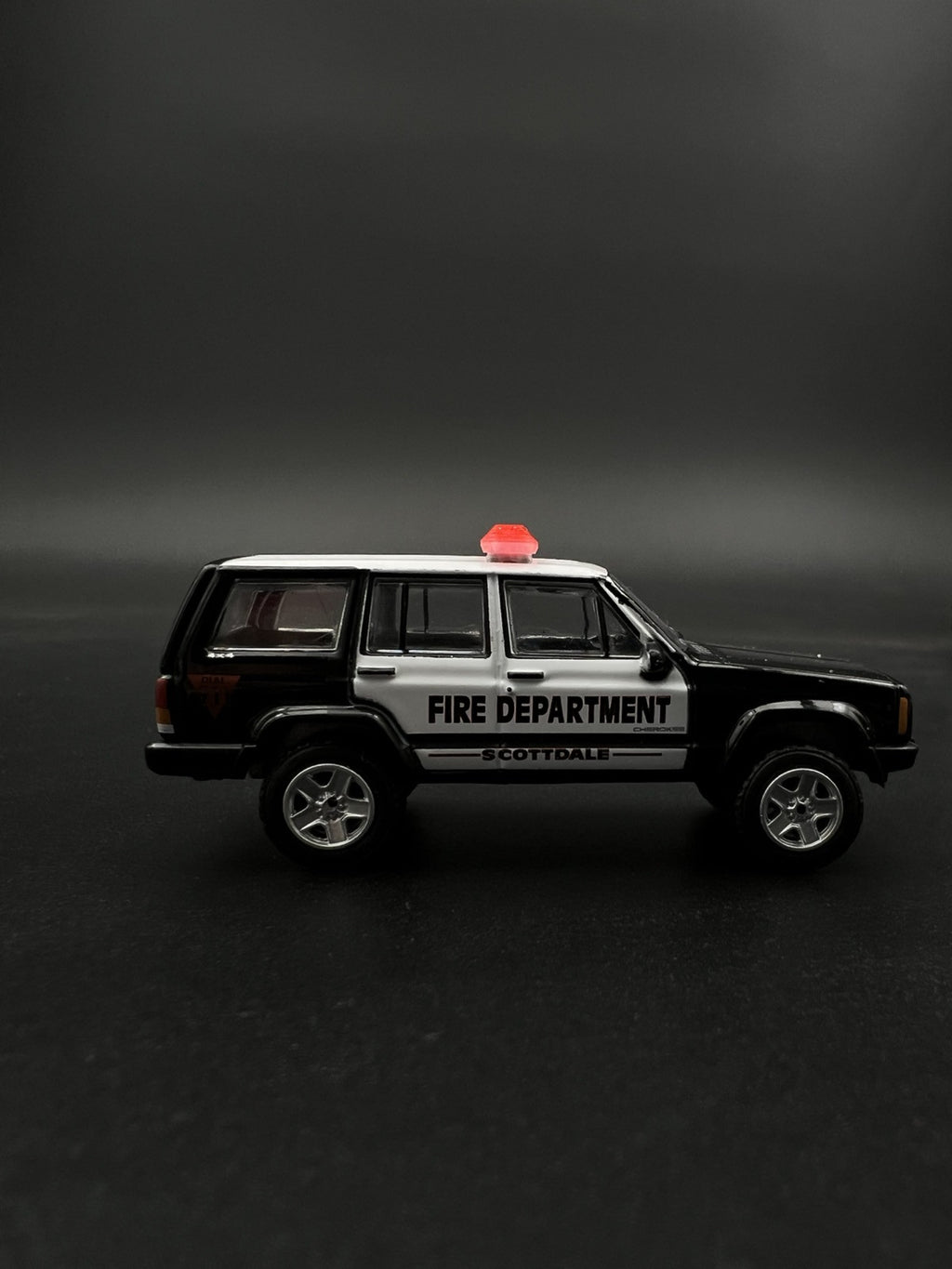 2 Pack 1/64 Red Code 3 MX7000 Lightbar Greenlight Fire EMS Paramedic Ambulance4
