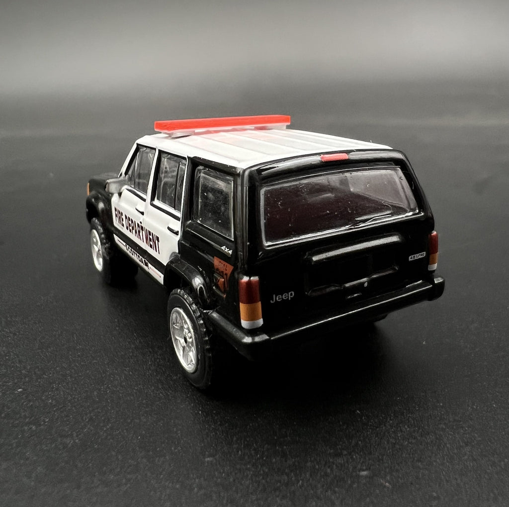 2 Pack 1/64 Red LED Style Whelen Lightbar Greenlight Police Fire Ambulance EMS5